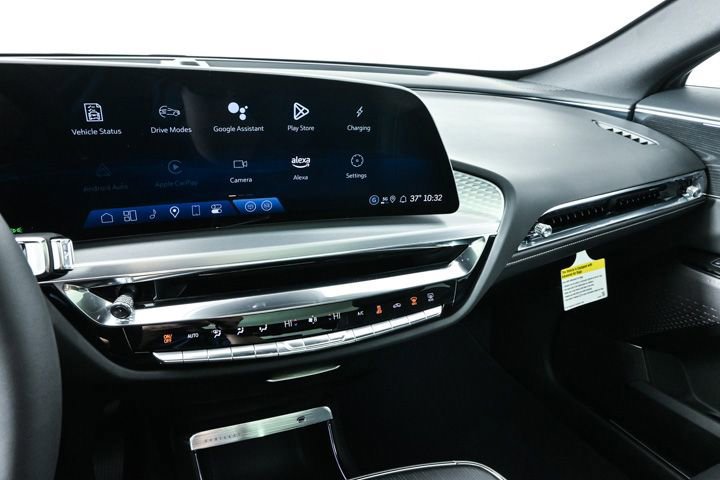 New 2025 Cadillac Lyriq Luxury image 13