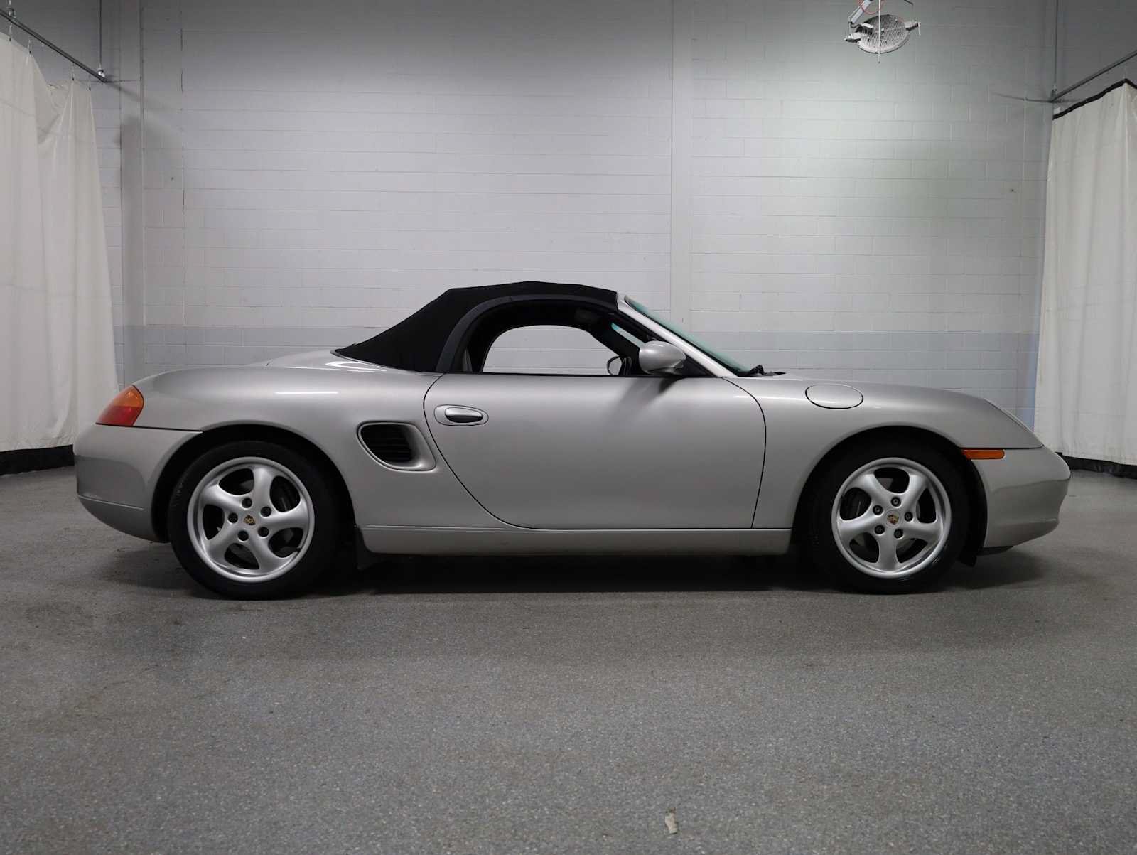 Used 2000 Porsche Boxster RWD image 10