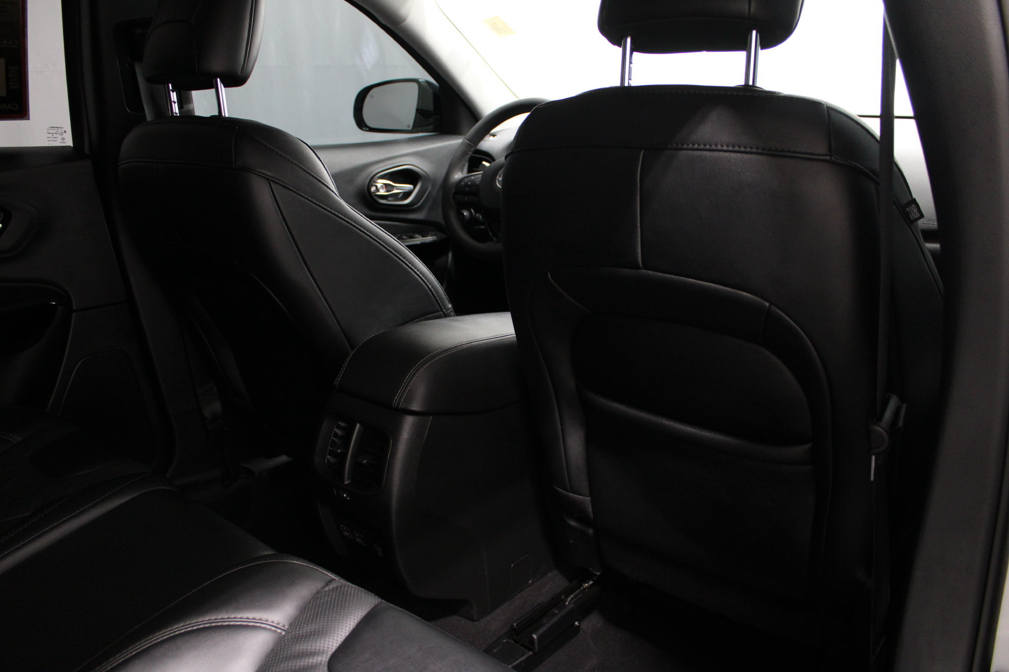 Used 2023 Jeep Cherokee Altitude Lux AWD/4WD image 22