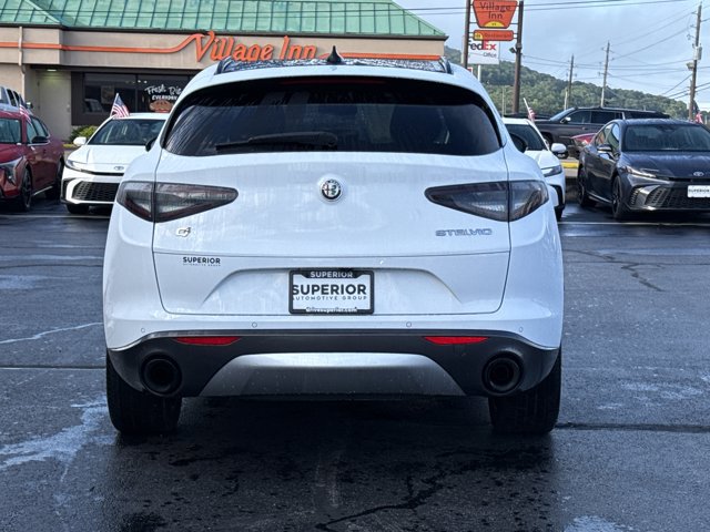 Used 2024 Alfa Romeo Stelvio Ti AWD/4WD image 4