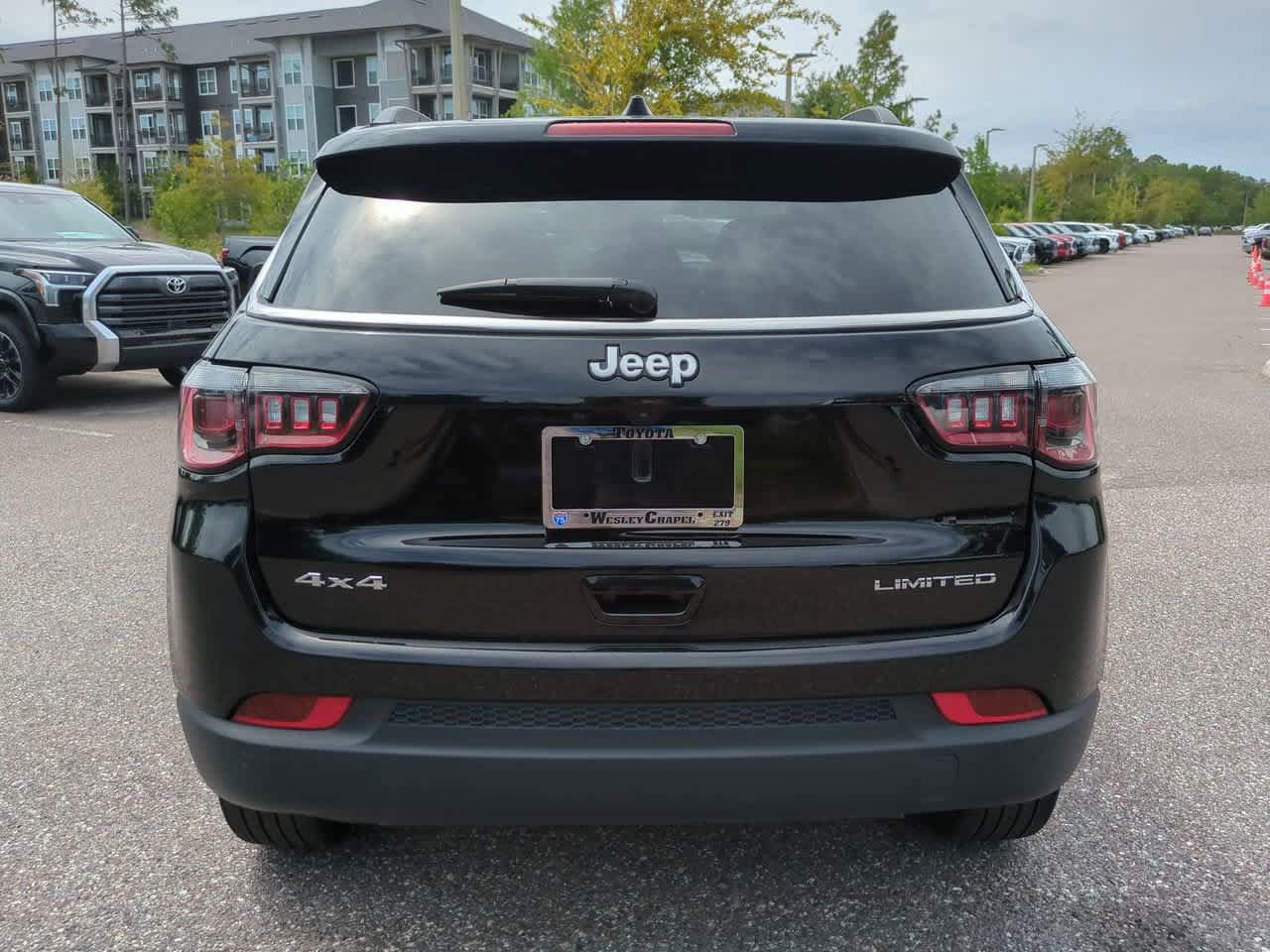 Used 2025 Jeep Compass Limited AWD/4WD image 5