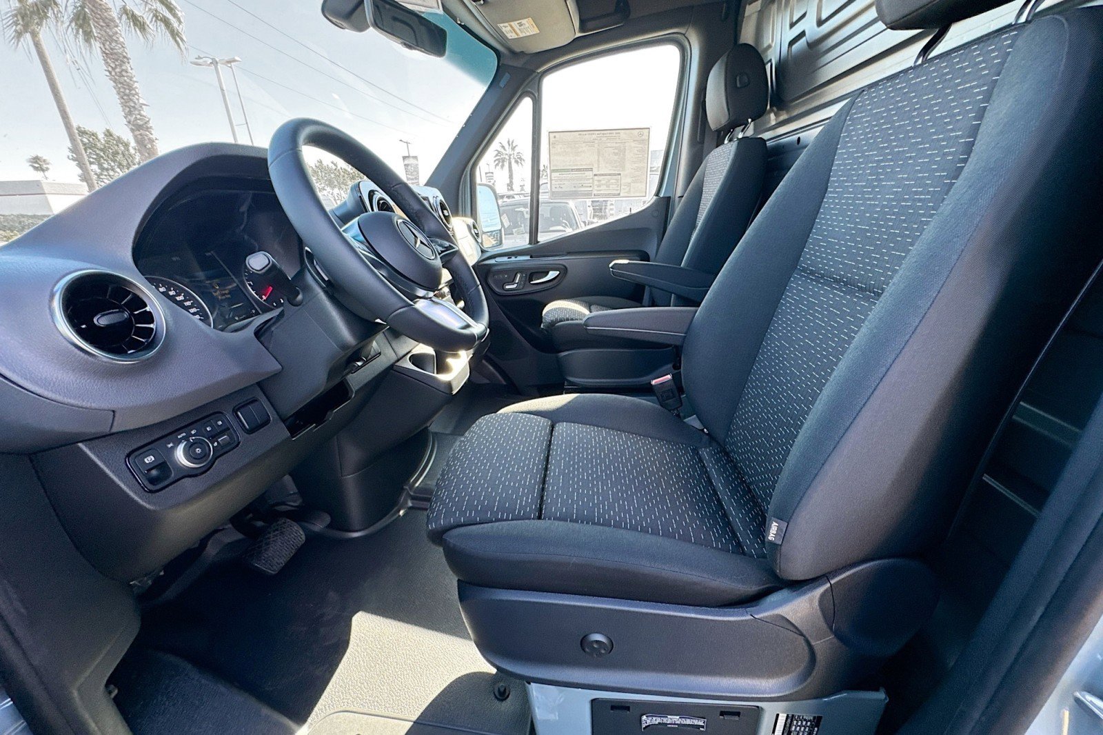 New 2025 Mercedes-Benz Sprinter 2500 image 18