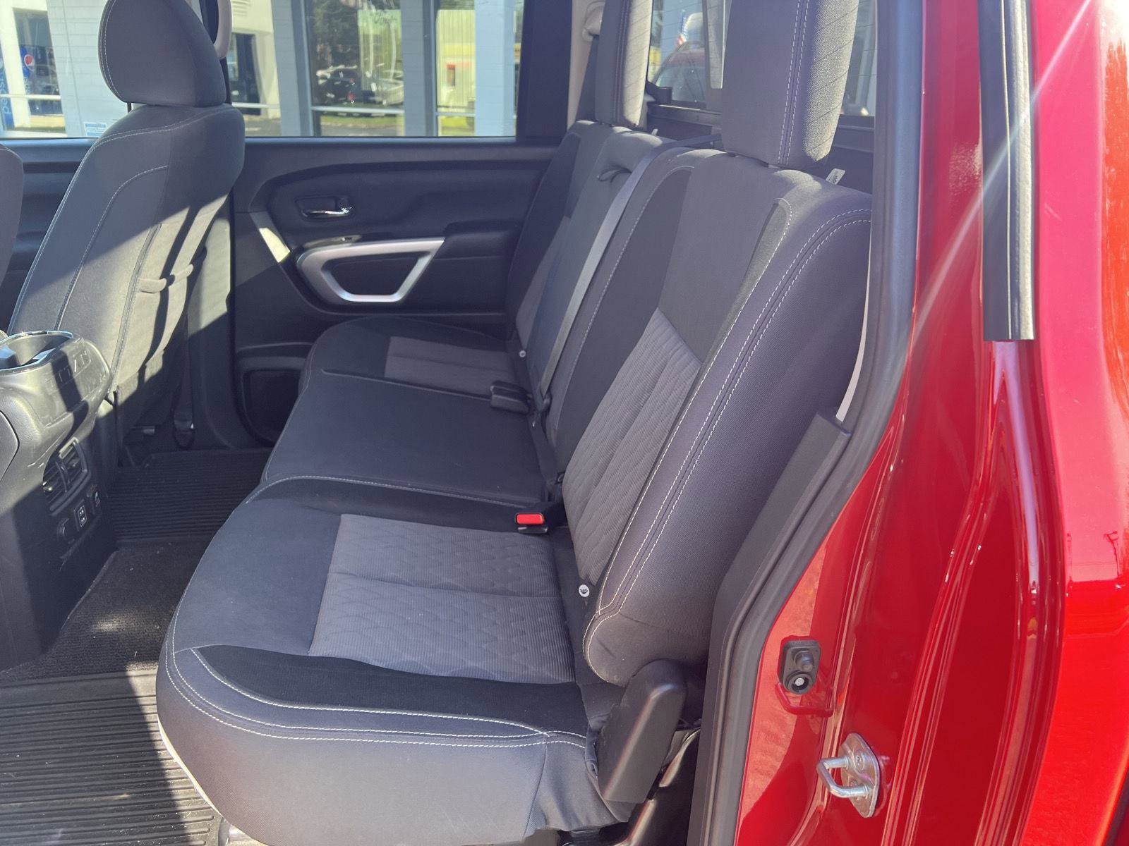 Used 2021 Nissan Titan SV w/ SV Convenience Package AWD/4WD image 10
