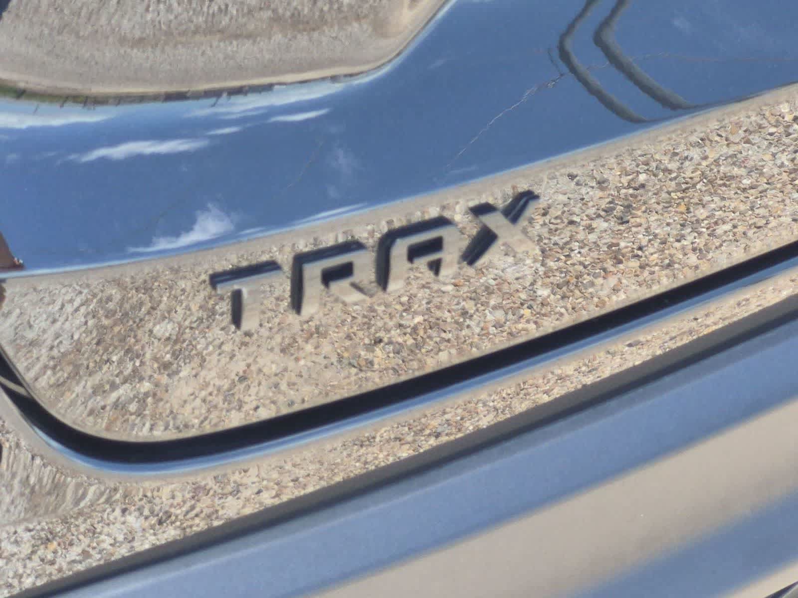 Used 2025 Chevrolet Trax RS FWD image 29