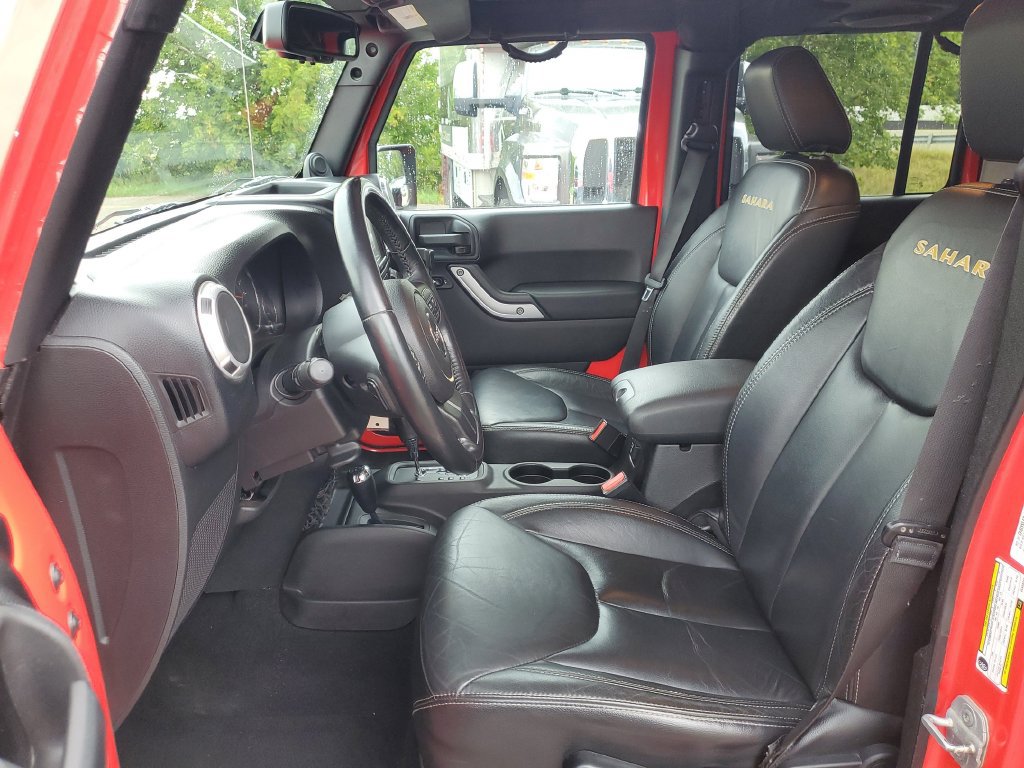Used 2013 Jeep Wrangler Unlimited Sahara w/ Mopar Chrome Edition Group AWD/4WD image 11