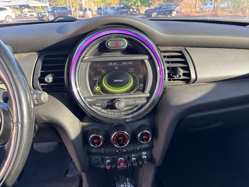 Used 2018 MINI Cooper 2-Door Hardtop FWD image 14