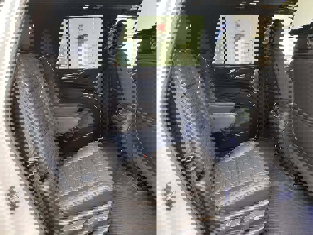 Certified 2024 Cadillac Escalade Premium Luxury Platinum image 19