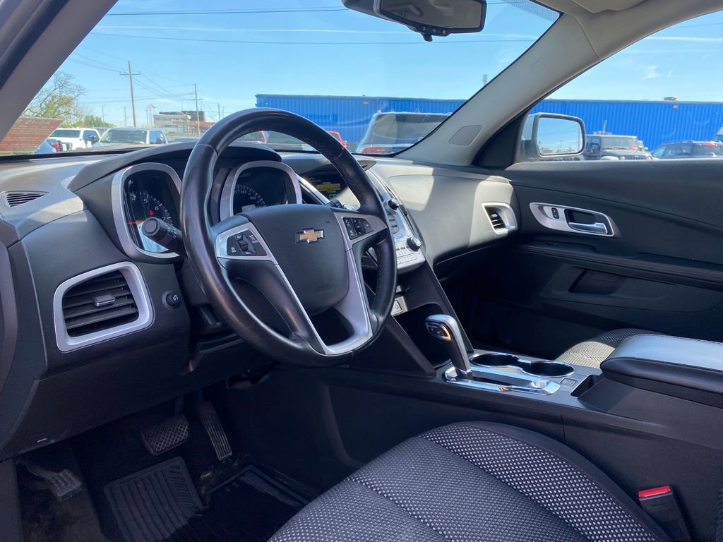 Used 2015 Chevrolet Equinox LT w/ Driver Convenience Package FWD image 9
