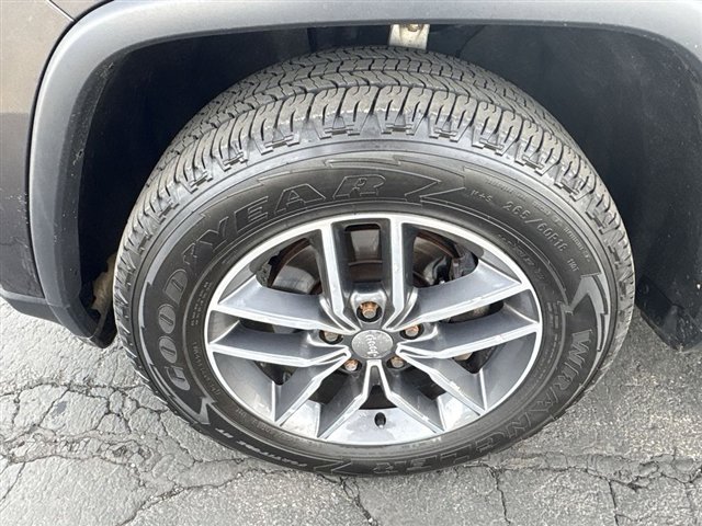 Used 2017 Jeep Grand Cherokee Limited image 31