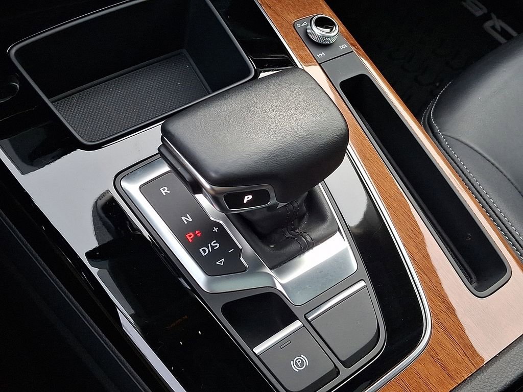 Used 2023 Audi Q5 2.0T Premium w/ Convenience Package image 15