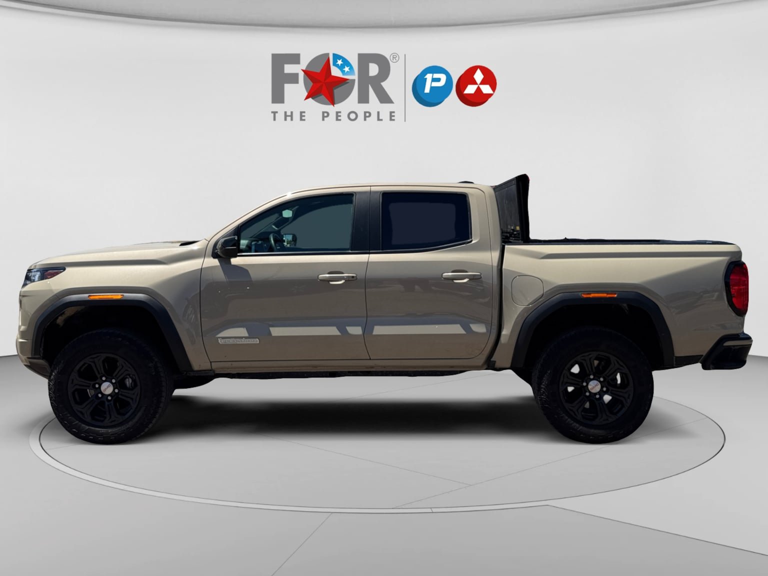 Used 2024 GMC Canyon Elevation w/ Trailering Package RWD image 2