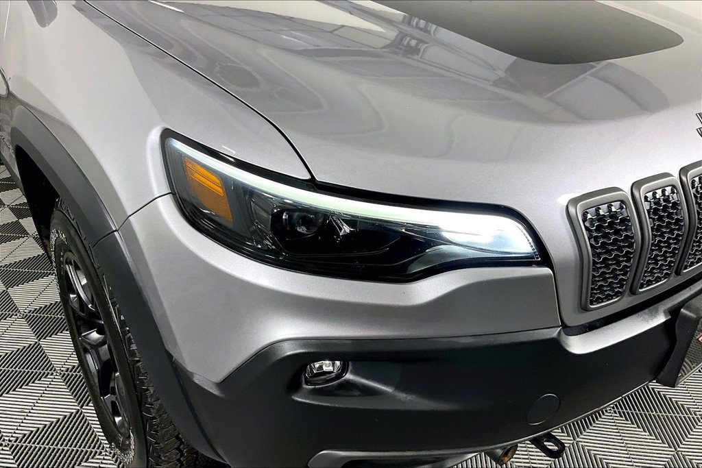 Used 2022 Jeep Cherokee Trailhawk w/ Sun, Sound & Nav Group AWD/4WD image 30
