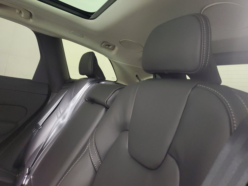 Used 2026 Volvo XC60 T8 Ultra w/ Climate Package PRO AWD/4WD image 15