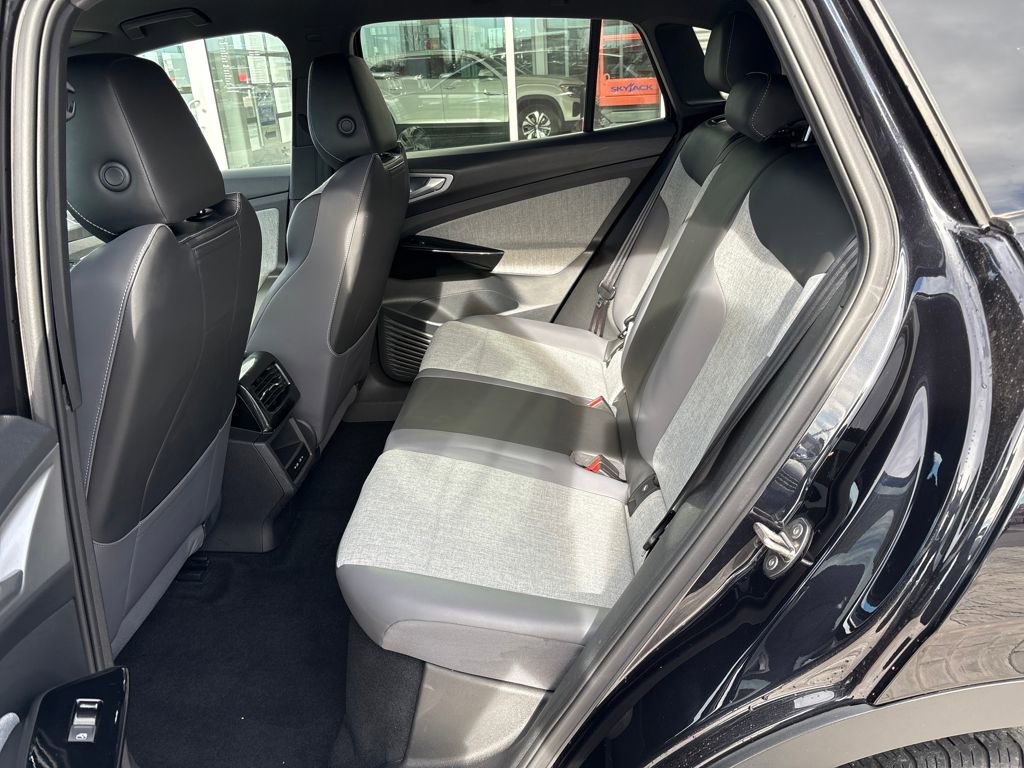 Certified 2023 Volkswagen ID.4 Pro image 25