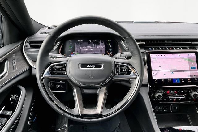 Used 2023 Jeep Grand Cherokee Overland w/ Advanced Protech Group III image 8