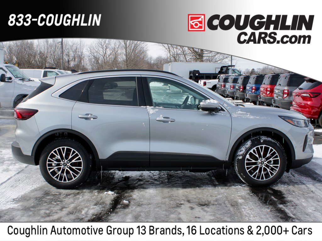 New 2024 Ford Escape SE w/ PHEV Premium Package