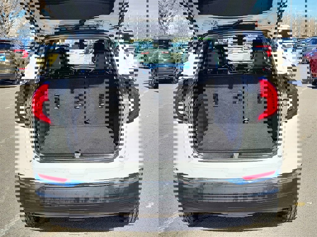 Certified 2023 GMC Terrain SLT image 11