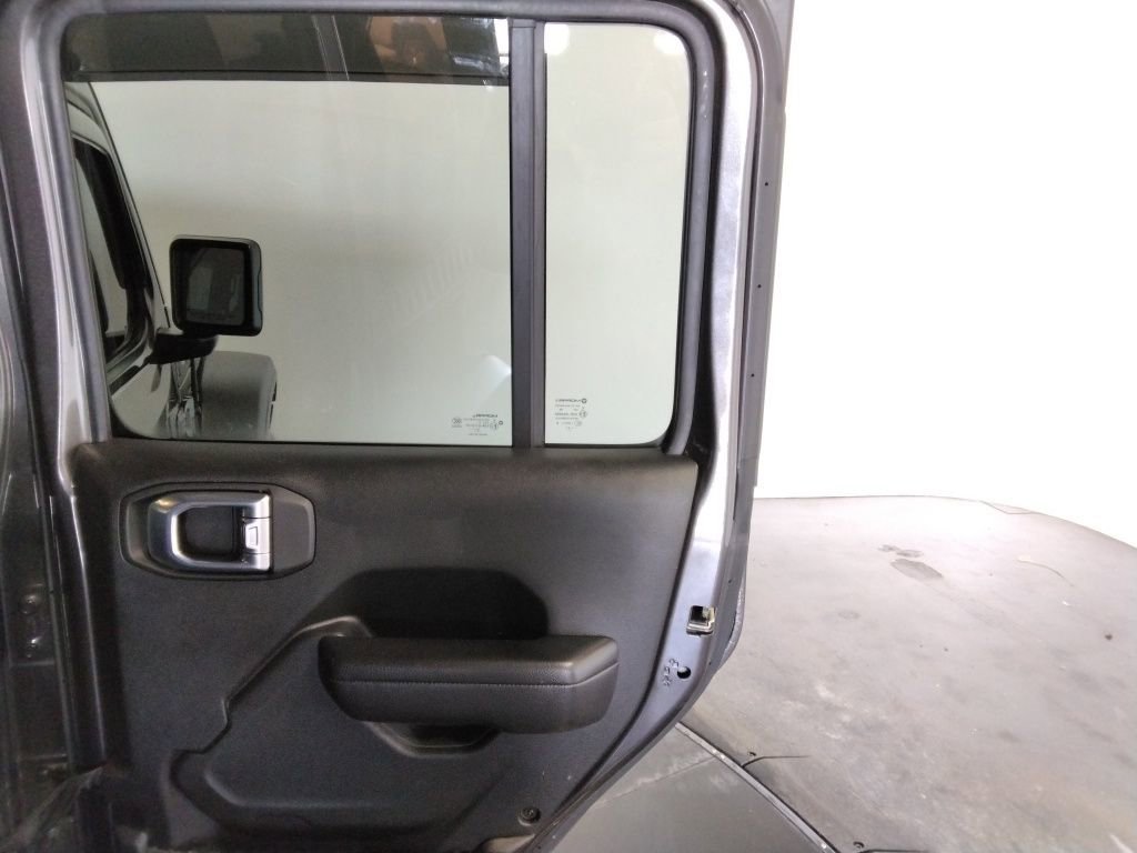 Used 2021 Jeep Wrangler Unlimited Sport image 39