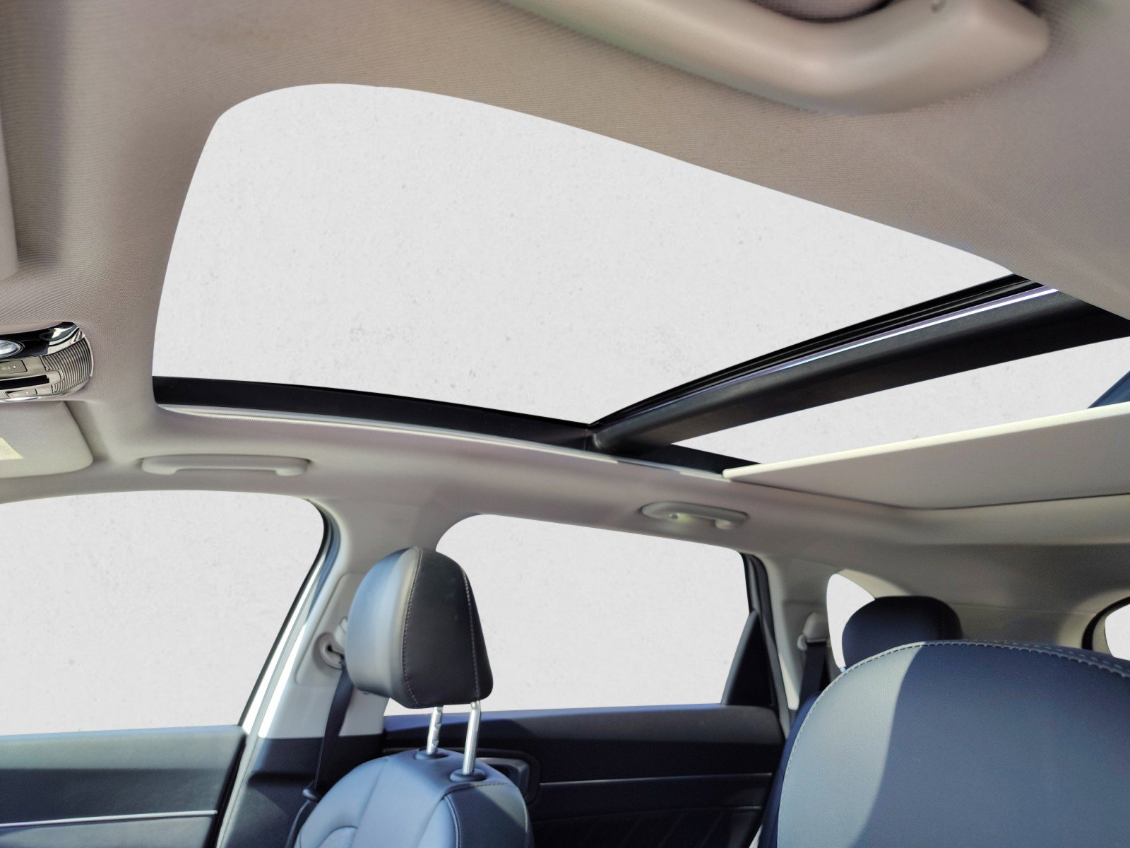 Used 2023 Kia Sorento SX image 12