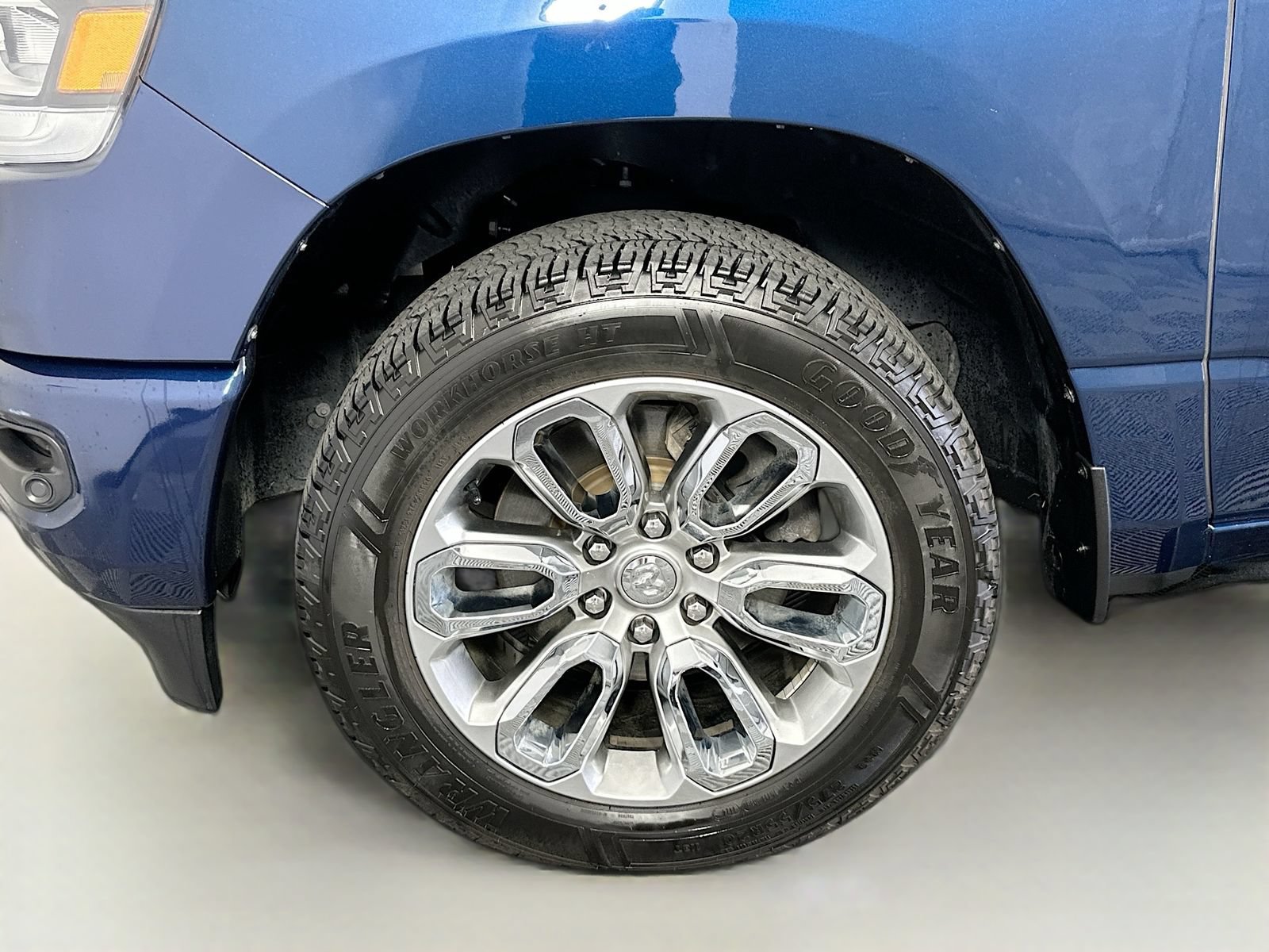 Used 2023 RAM 1500 Laramie AWD/4WD image 30