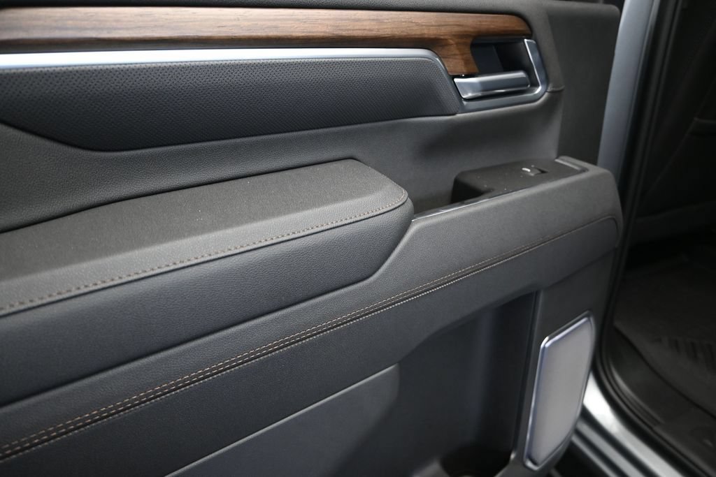 New 2026 Chevrolet Silverado 2500 High Country w/ High Country Premium Package AWD/4WD image 15