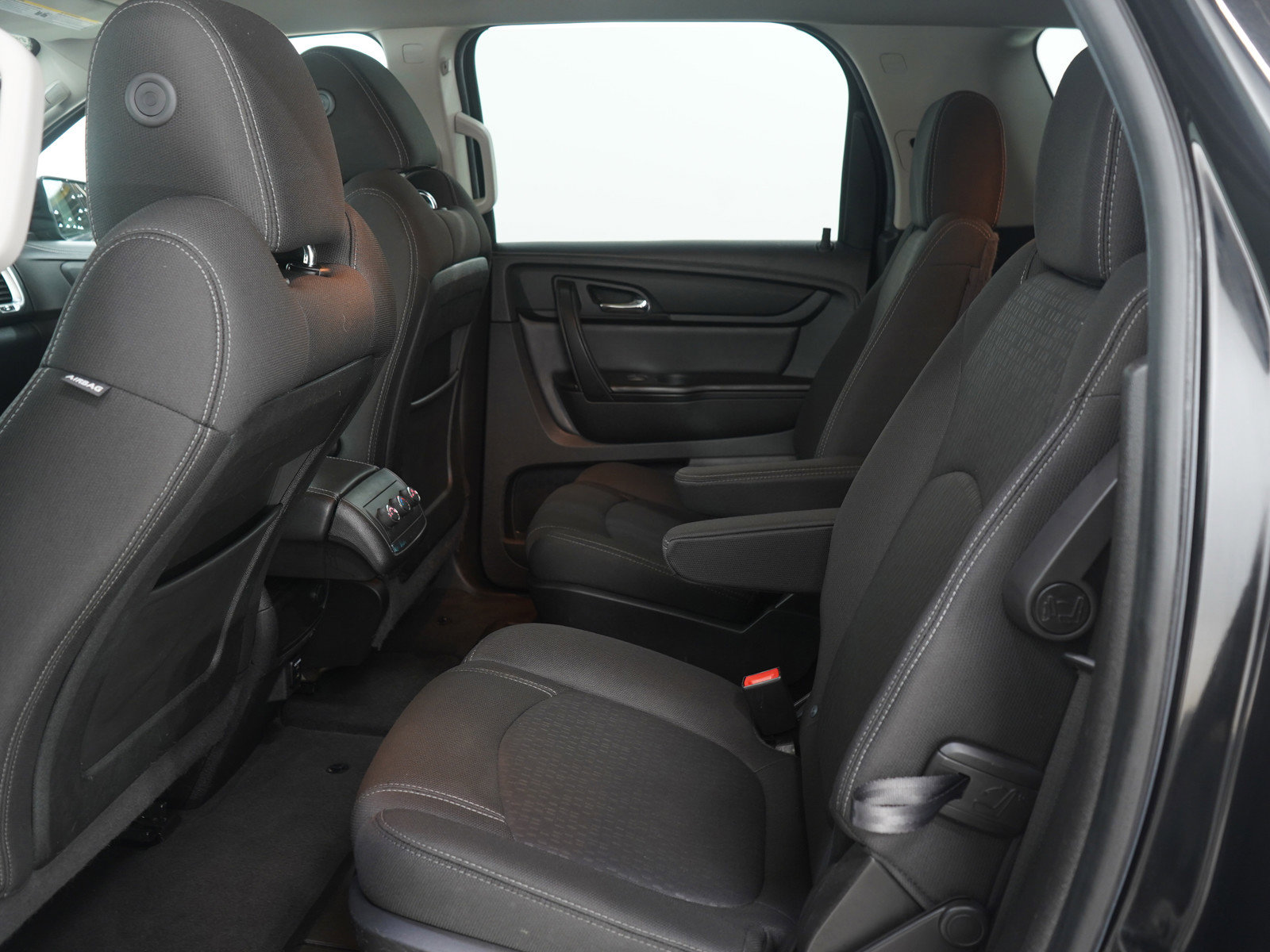 Used 2016 GMC Acadia SLE image 17