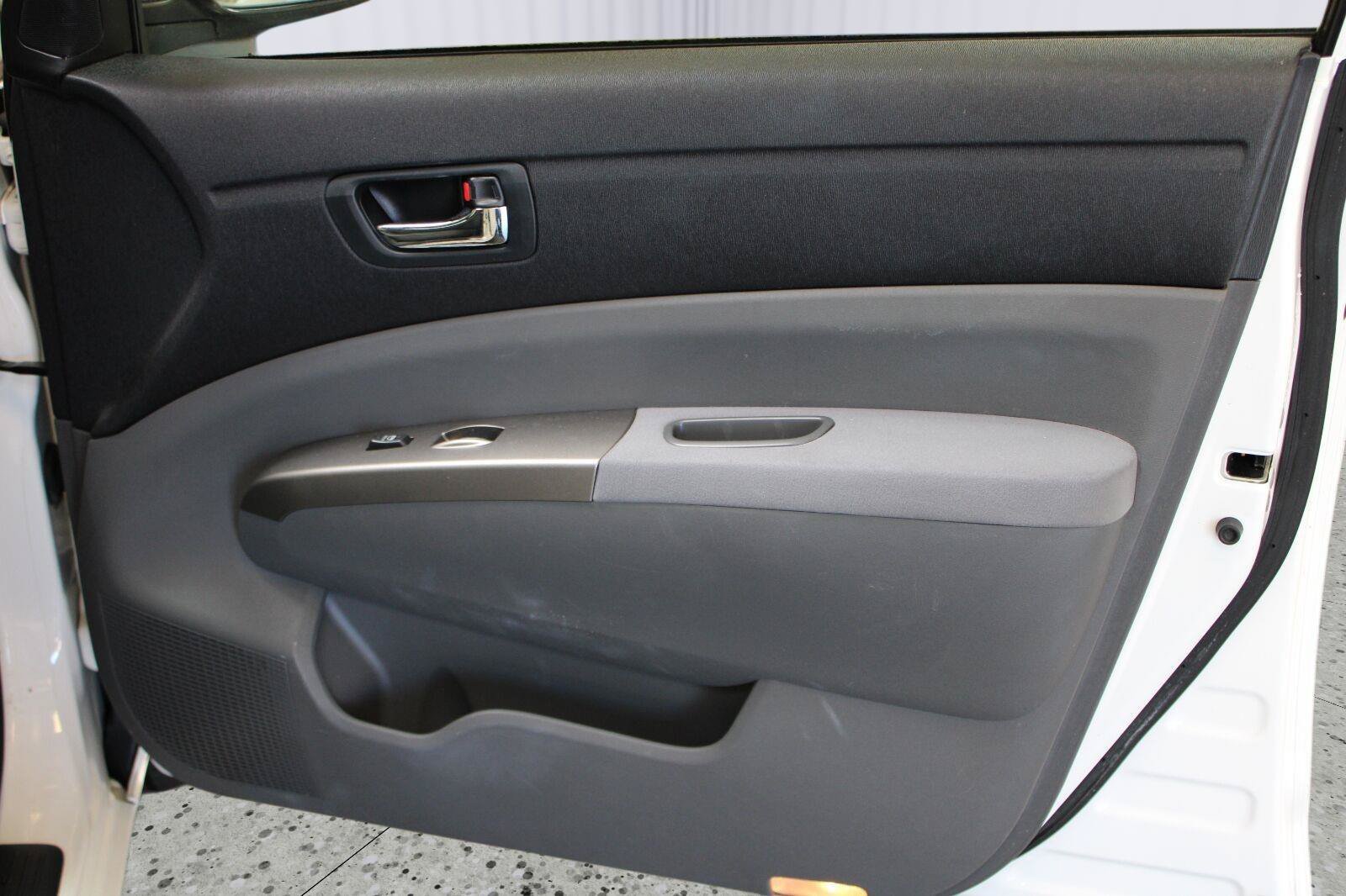 Used 2008 Toyota Prius FWD image 39