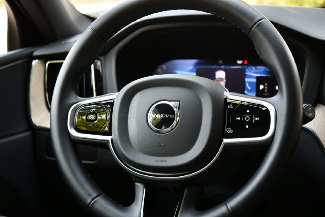 Used 2026 Volvo XC60 B5 Plus AWD/4WD image 25