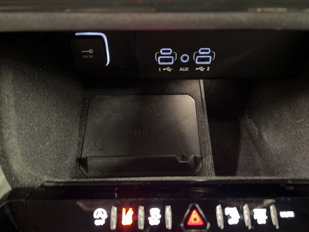 Used 2022 Jeep Wagoneer Series II w/ Flexible Seating Group image 15