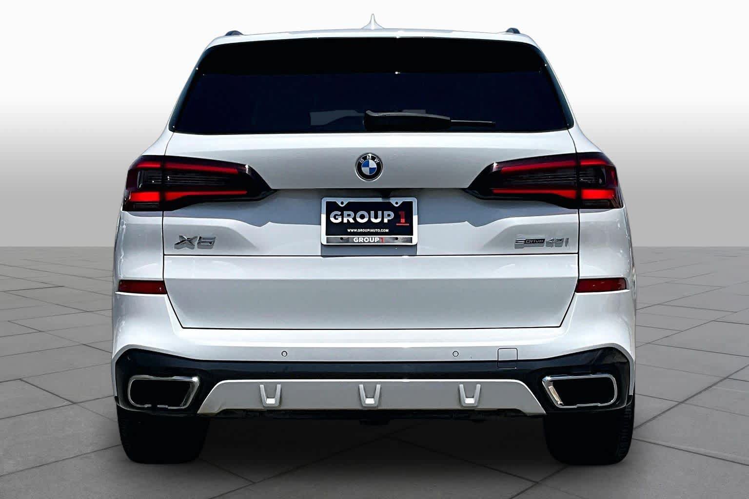 Used 2022 BMW X5 sDrive40i w/ M Sport Package RWD image 5