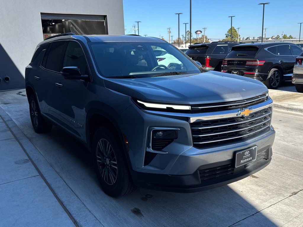 Used 2024 Chevrolet Traverse LT image 10