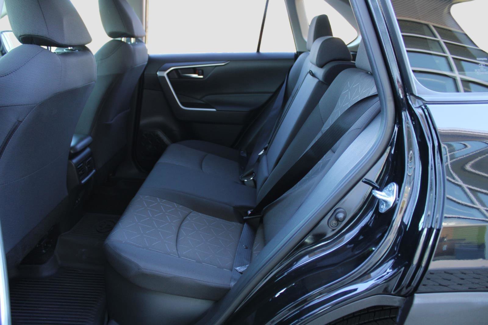 Used 2021 Toyota RAV4 AWD Hybrid image 35