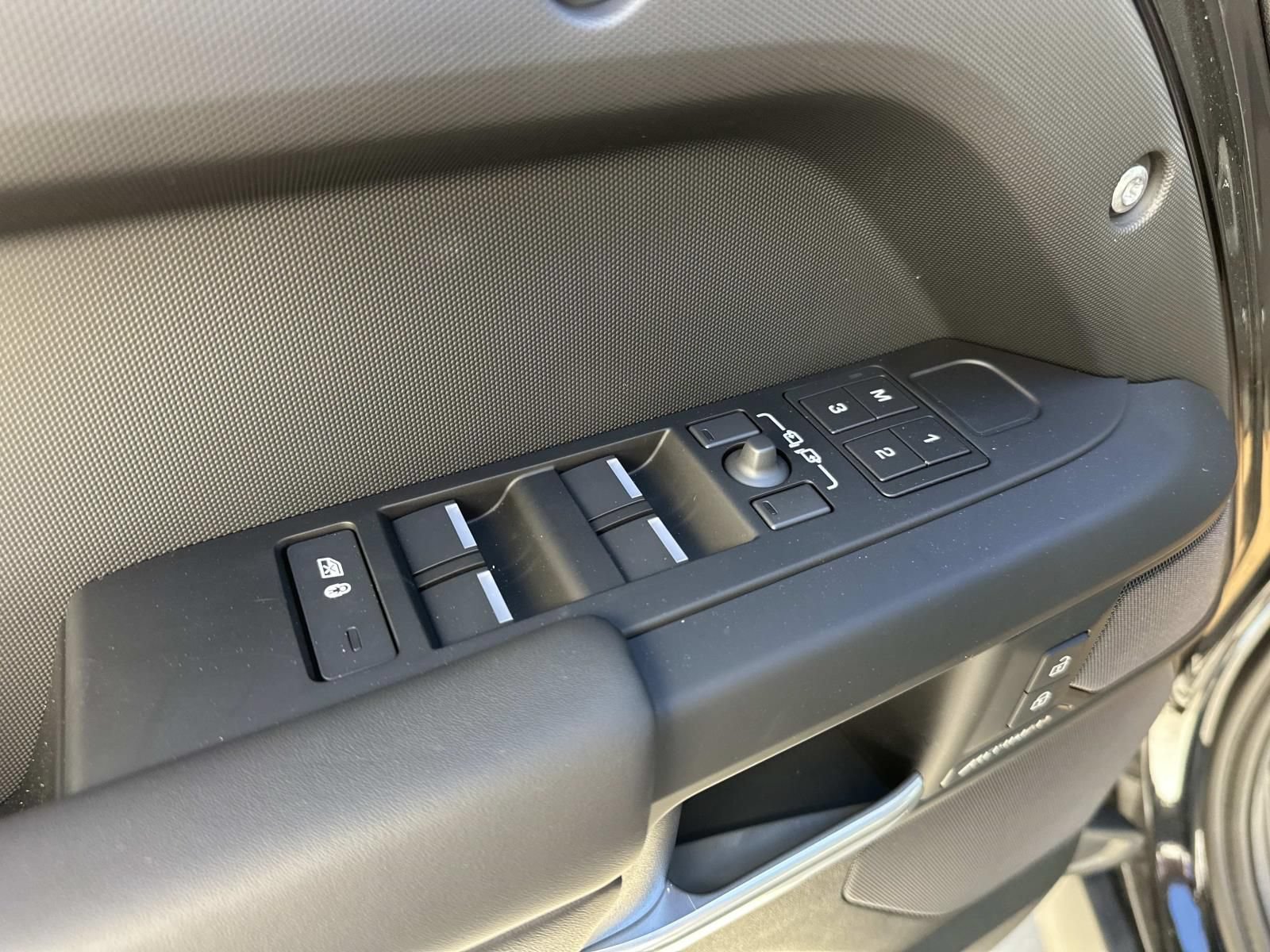 New 2026 Land Rover Defender 110 S AWD/4WD image 10