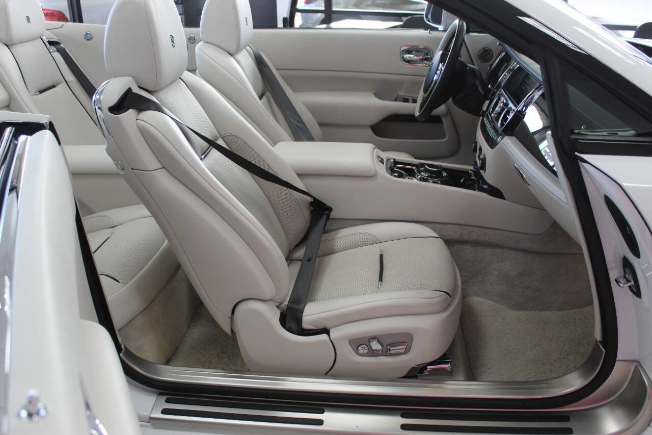 Used 2019 Rolls-Royce Dawn image 15