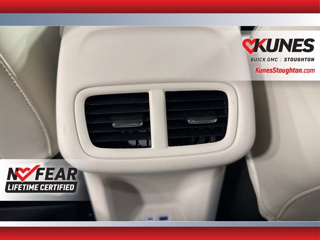Used 2023 Buick Envision Essence image 39