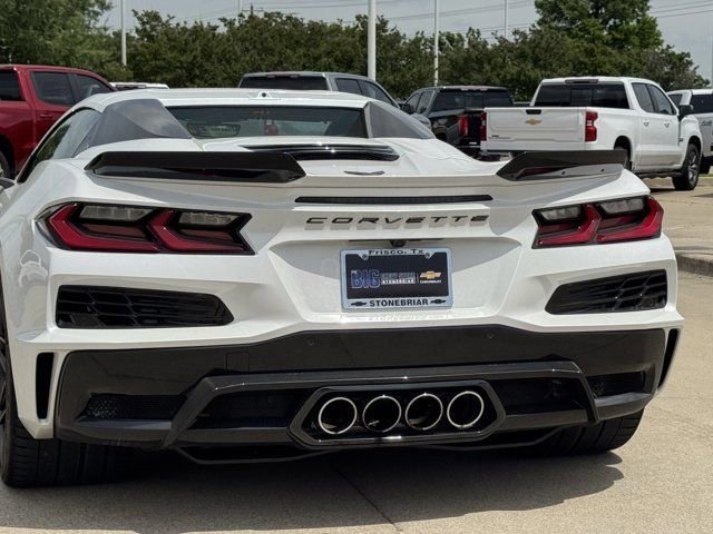 Used 2023 Chevrolet Corvette Z06 RWD image 8