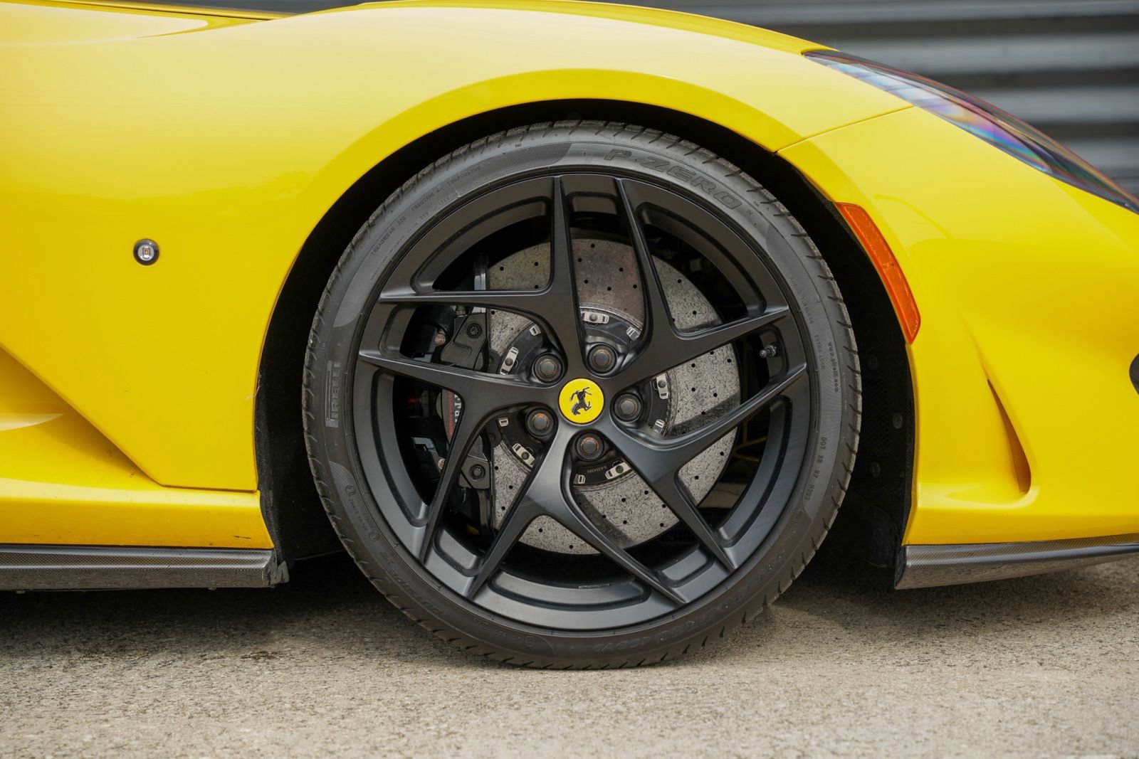Used 2019 Ferrari 812 Superfast RWD image 10