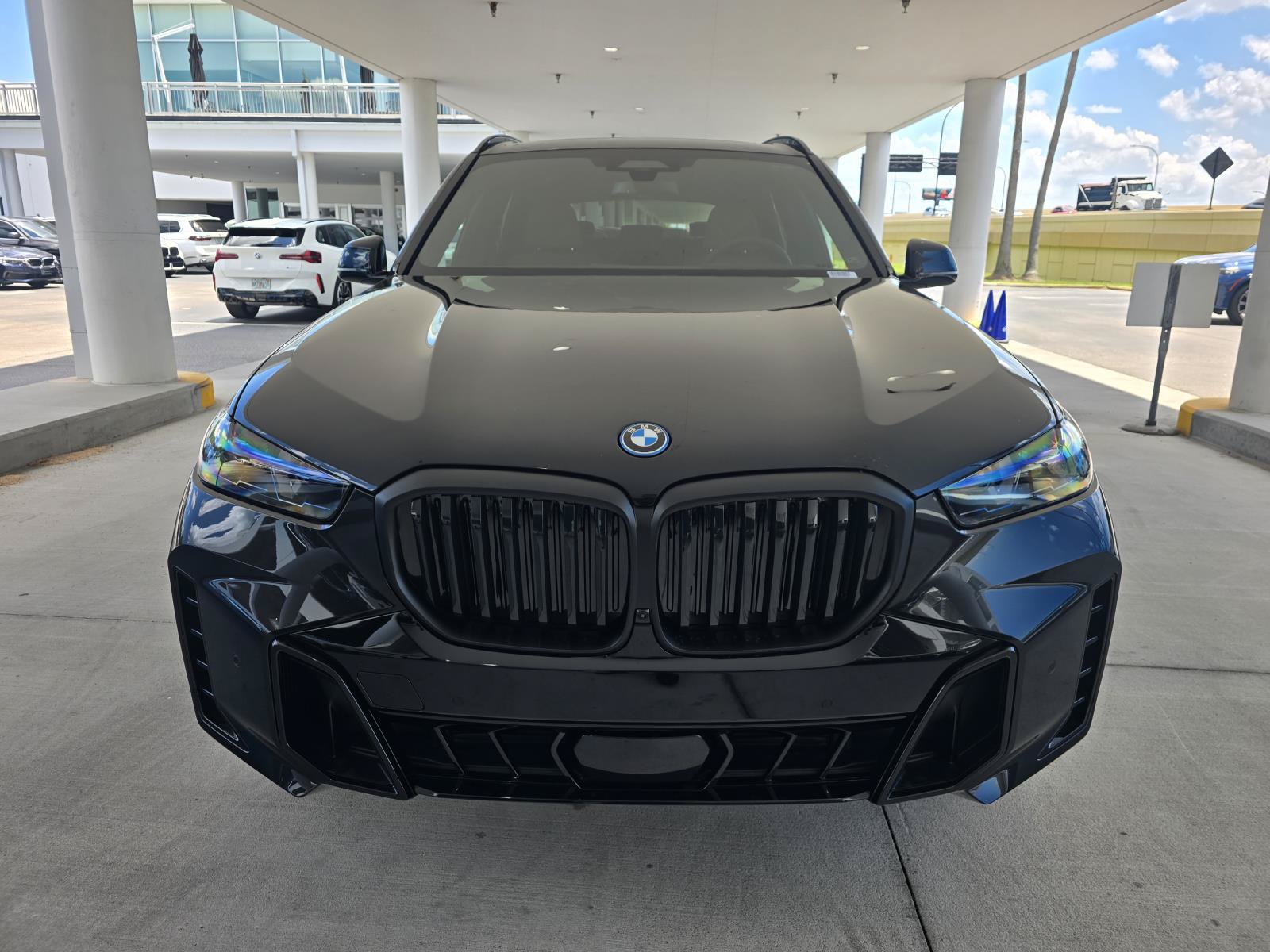 New 2026 BMW X5 xDrive50e w/ Executive Package AWD/4WD image 2