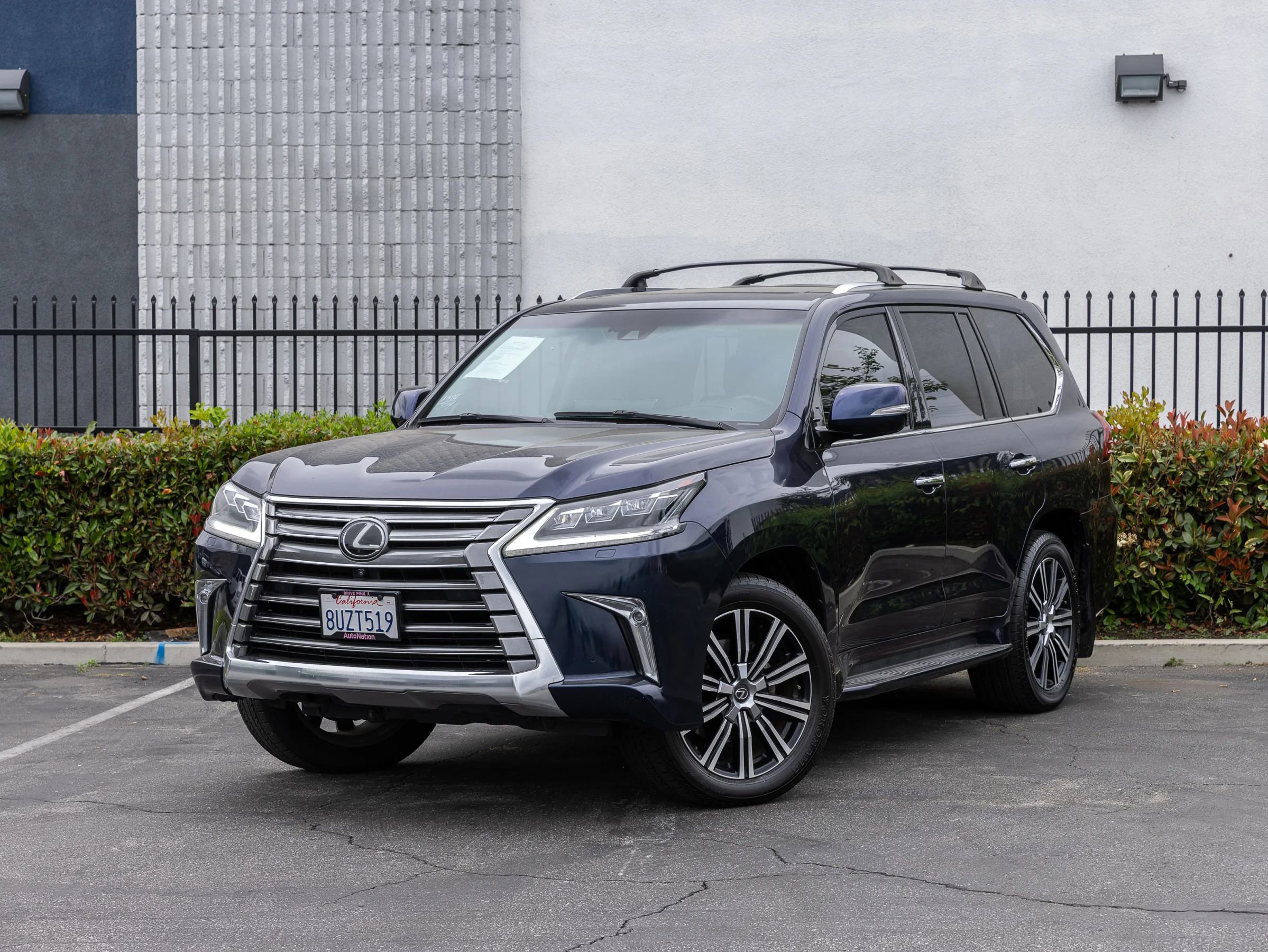 Used 2021 Lexus LX 570 4WD w/ Luxury Package image 10
