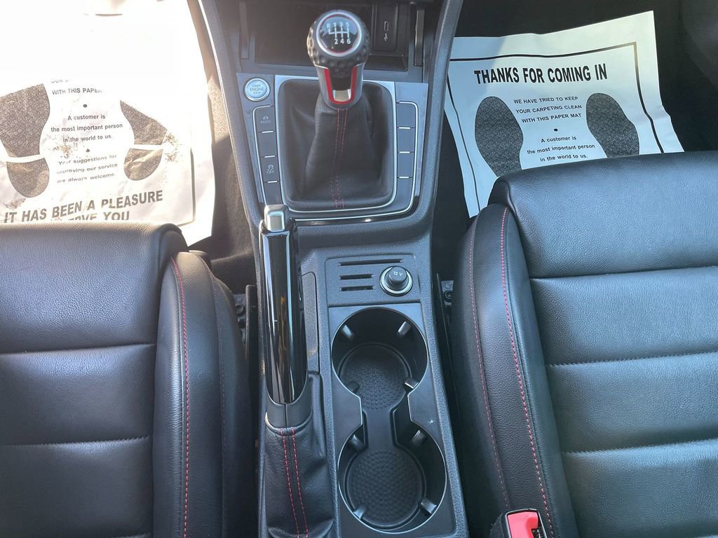 Used 2021 Volkswagen GTI SE image 21