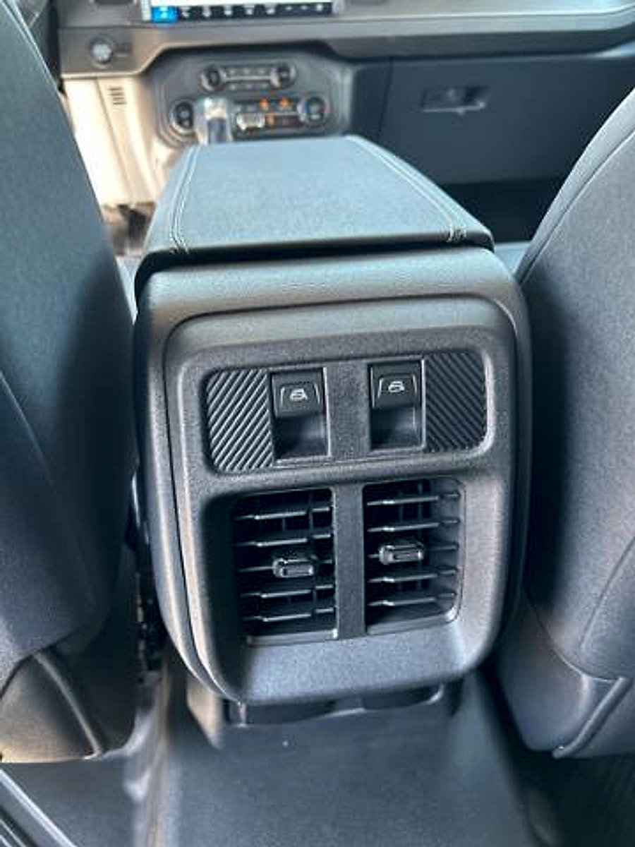 New 2025 Ford Bronco Badlands image 28