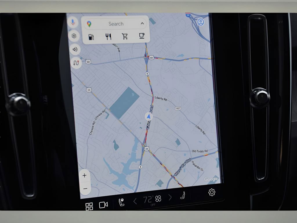 Certified 2025 Volvo XC40 B5 Ultra w/ Protection Package Premier image 17