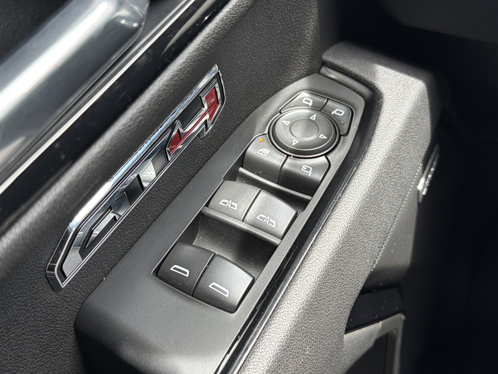 Used 2025 GMC Sierra 1500 AT4 w/ AT4 Premium Package AWD/4WD image 18