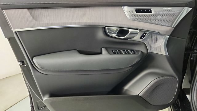 New 2026 Volvo XC90 T8 Ultra w/ Lounge Package AWD/4WD image 9