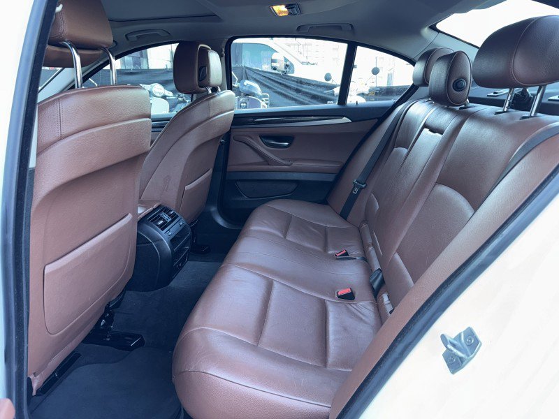 Used 2013 BMW 528i xDrive Sedan image 32