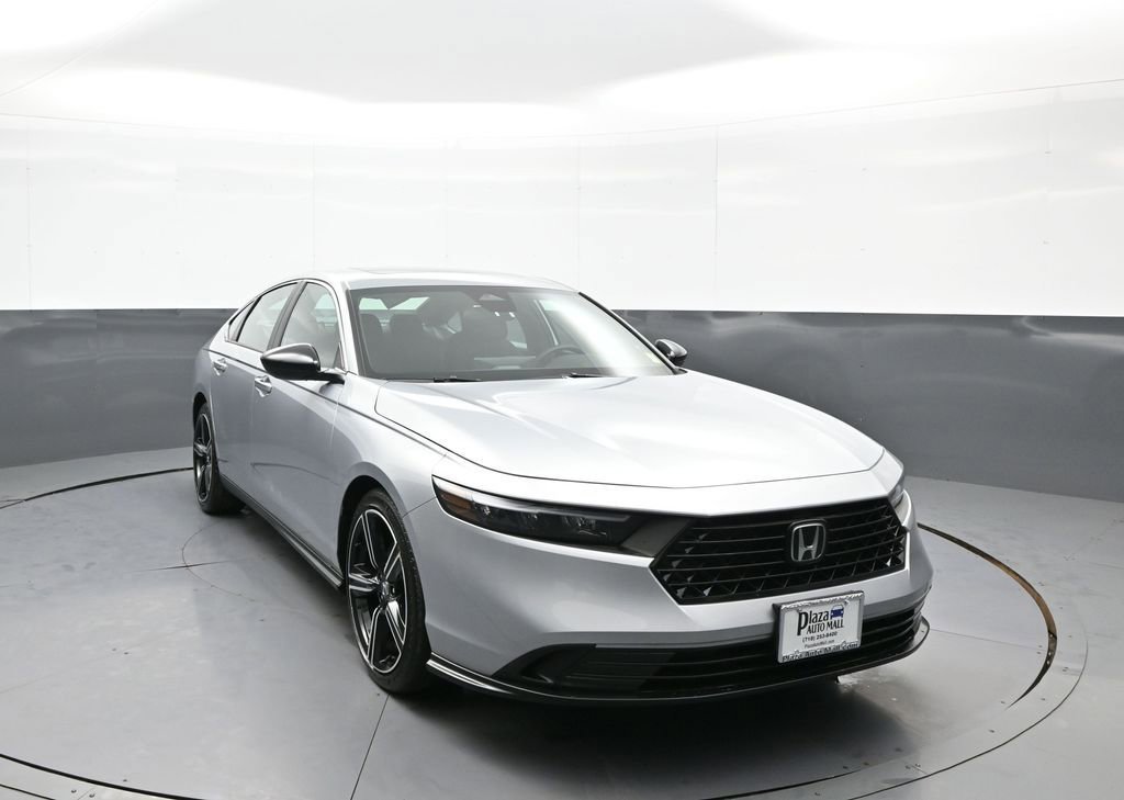 Certified 2025 Honda Accord Sport image 3