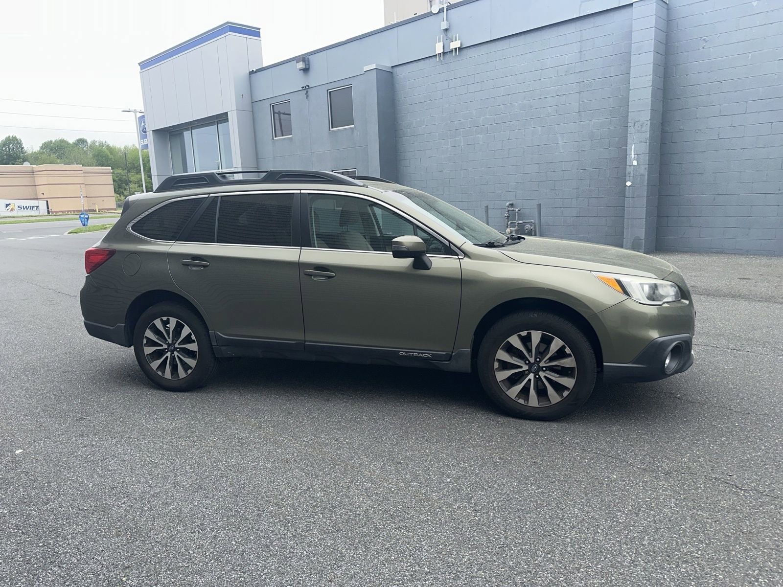 Used 2016 Subaru Outback 2.5i Limited image 6