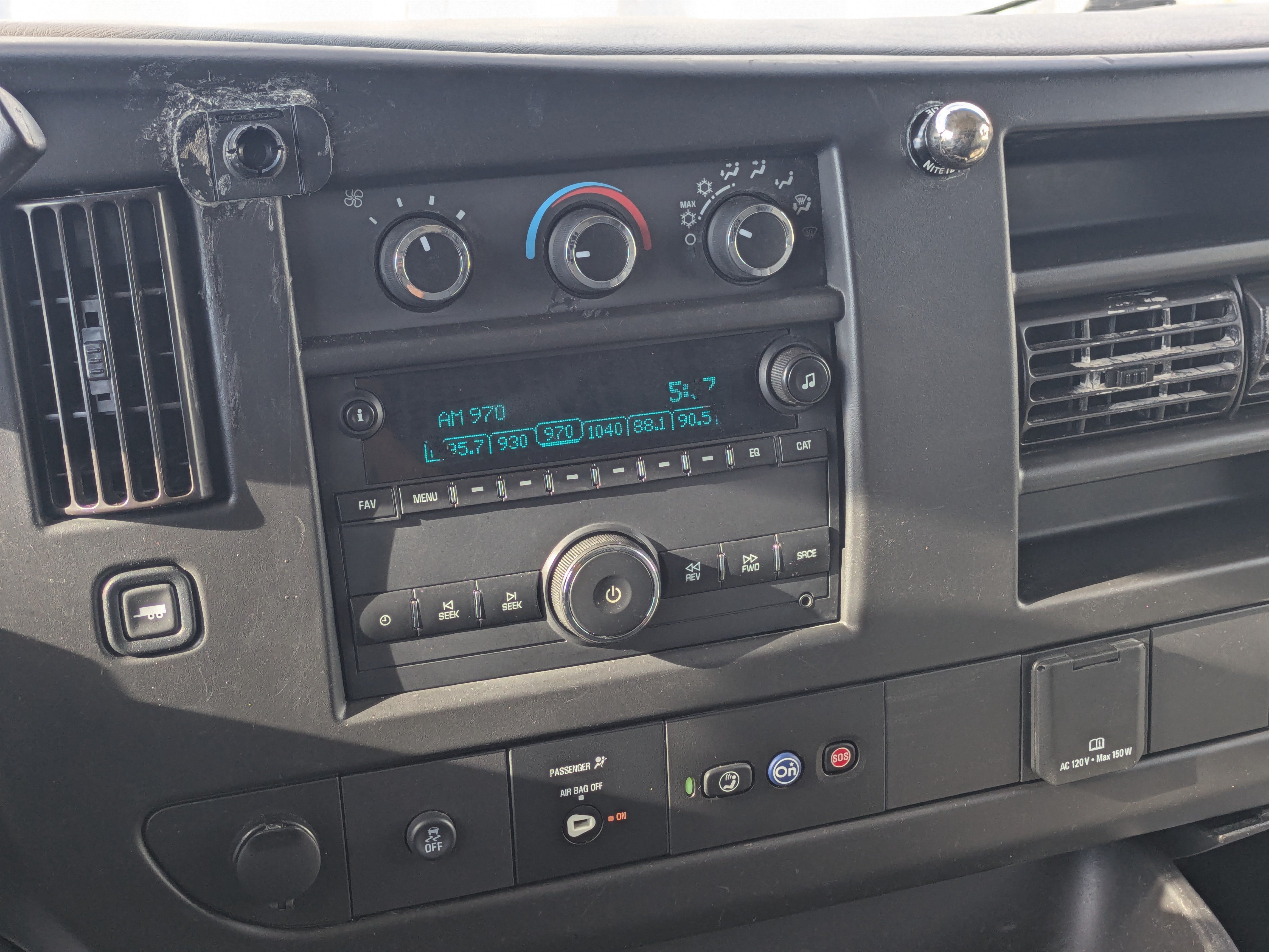 Used 2020 Chevrolet Express 2500 w/ Driver Convenience Package RWD image 27