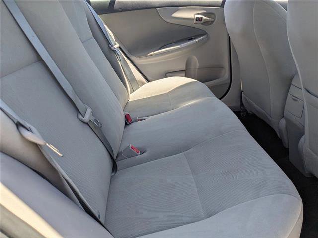 Used 2013 Toyota Corolla LE FWD image 18