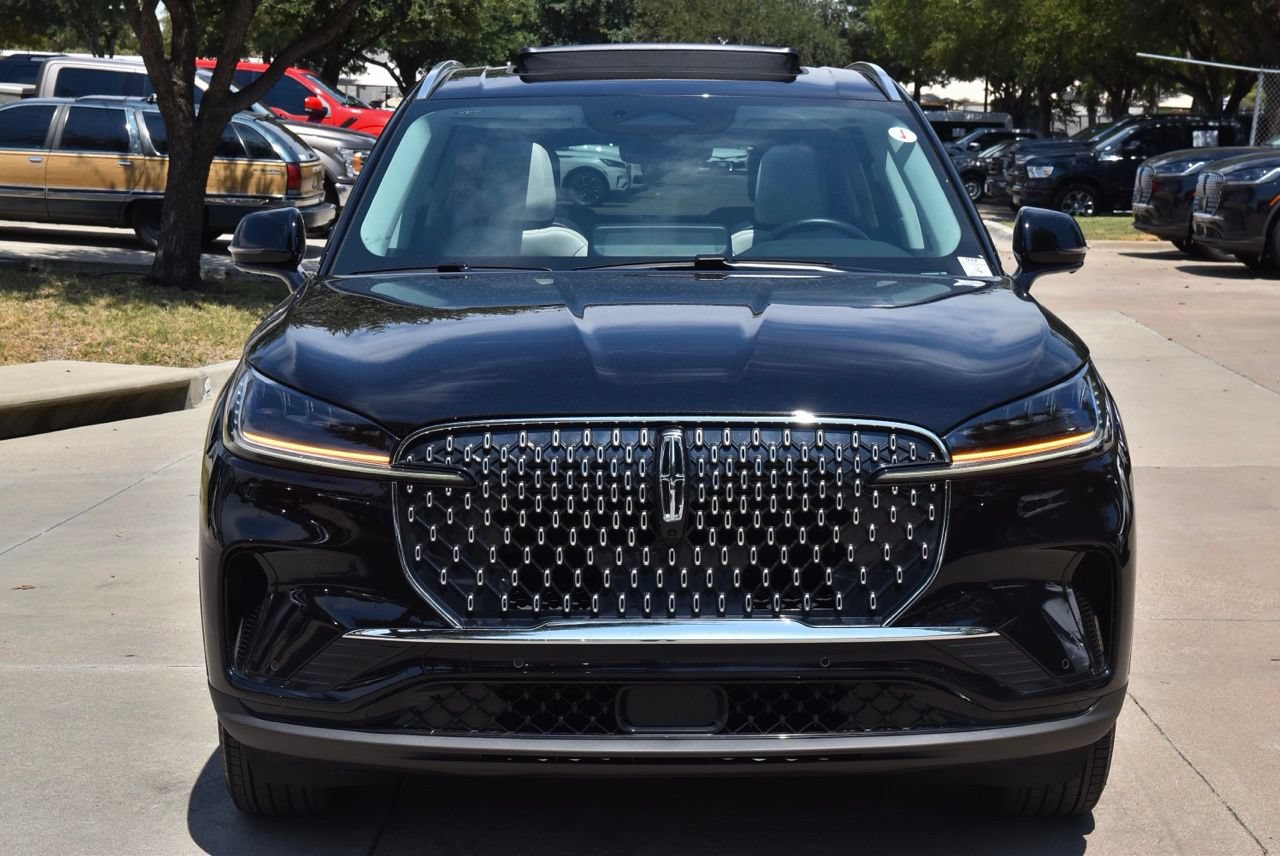 Certified 2026 Lincoln Aviator AWD image 3